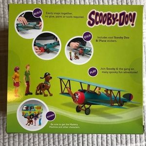 NWT..  Scooby Doo snap and play build kit!